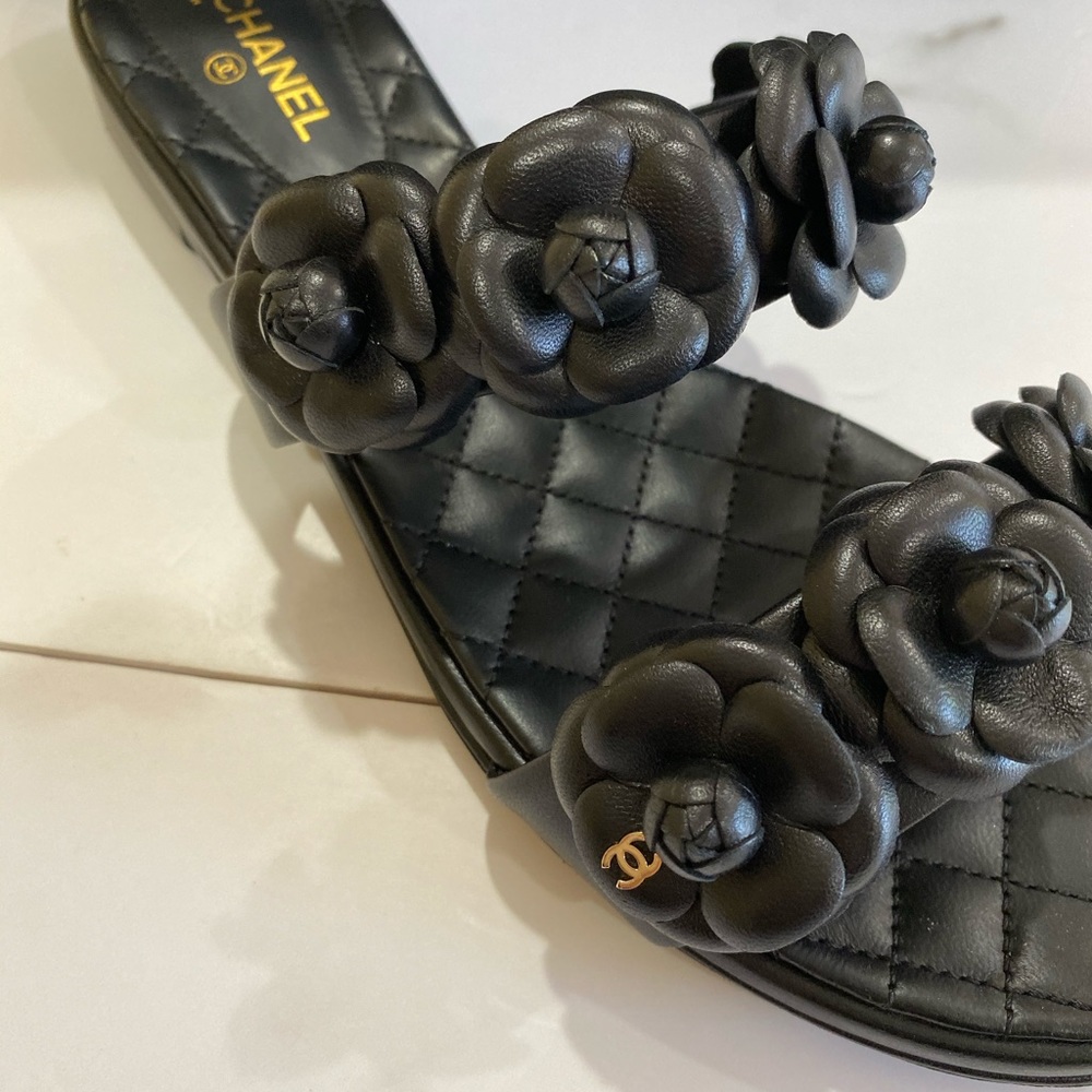 SOLD! Chanel brand new black camellia flat sandals - Picture 6 of 8